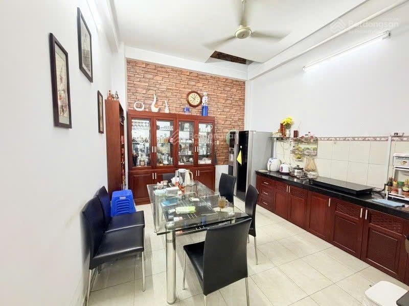 Bán nhà bàu cát  mặt tiền đường rộng 12m  vỉa hè 3m  nhà đẹp 62m2 (4 x 16) 3 tầng chỉ 13 tỷ