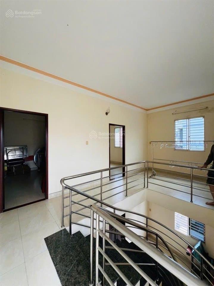 Bán nhà trung tâm q6 hẻm xe hơi rộng 114m2 với 3 tầng kiên cố có cửa sau ở cư xá phú lâm chỉ 13 tỷ