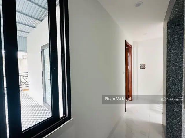 Hơn 10tỷcó nhà xây mới 5tầngthang máydt44.5m2chỉ 15m ra phố lê thanh nghịhai bà trưng
