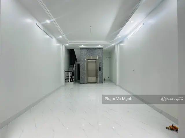 Hơn 10tỷcó nhà xây mới 5tầngthang máydt44.5m2chỉ 15m ra phố lê thanh nghịhai bà trưng