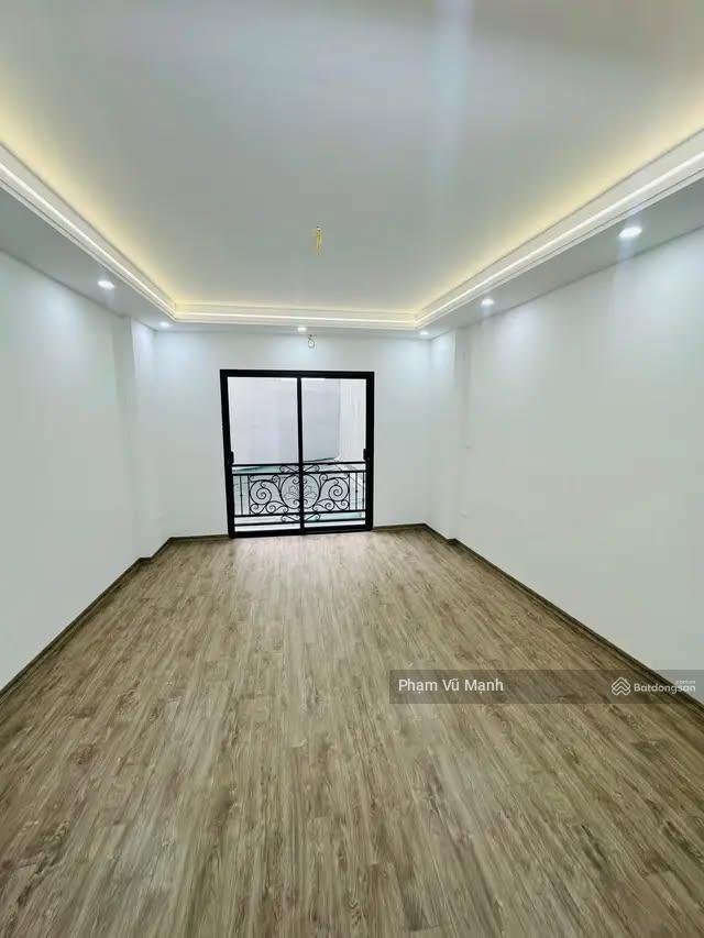 Hơn 10tỷcó nhà xây mới 5tầngthang máydt44.5m2chỉ 15m ra phố lê thanh nghịhai bà trưng