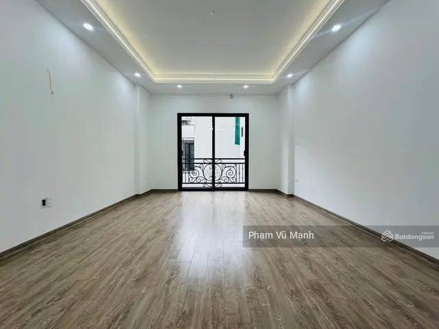 Hơn 10tỷcó nhà xây mới 5tầngthang máydt44.5m2chỉ 15m ra phố lê thanh nghịhai bà trưng