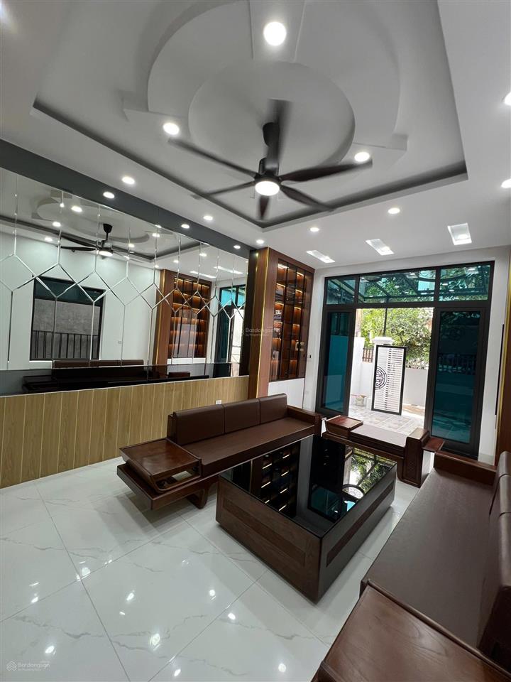 Hàng hiếm tại ngõ 39, xuân đỗ, 15 tỷ, 101m2, 3pn, 2wc, 4 tầng, pháp lý đầy đủ