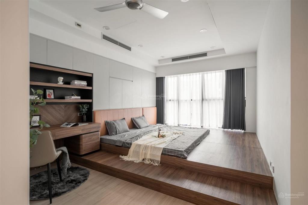 Em chính chủ bán căn 2pn , 3,95tỷ, 52m2, view đẹp, tầng trung, full nội thất xịn để ở. tòa hateco
