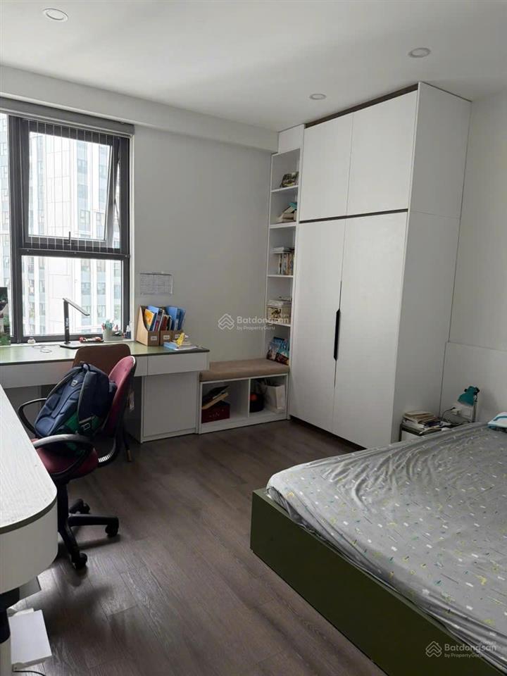 Em chính chủ bán căn 2pn , 3,95tỷ, 52m2, view đẹp, tầng trung, full nội thất xịn để ở. tòa hateco