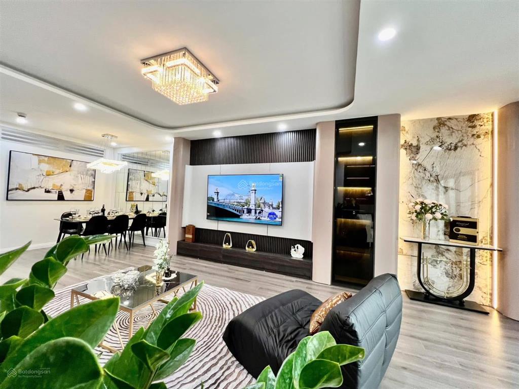 (giá thật) 98m sổ đỏ căn 3 ngủ 2wc, giá 8,65 tỷ full nội thất, view đẹp tầng đẹp. toà mới