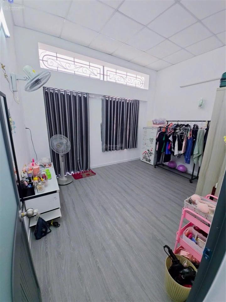 Xe hơi đỗ cửa  bán nhà 40m2  3 tầng đúc btct  3 pn  phạm văn xảo  tân phú