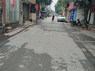 Bán đất từ liêm. dt 110m. mặt tiền hơn 5m. nở hậu. full thổ cư. đường vào 5m. giá 10.8 tỷ .