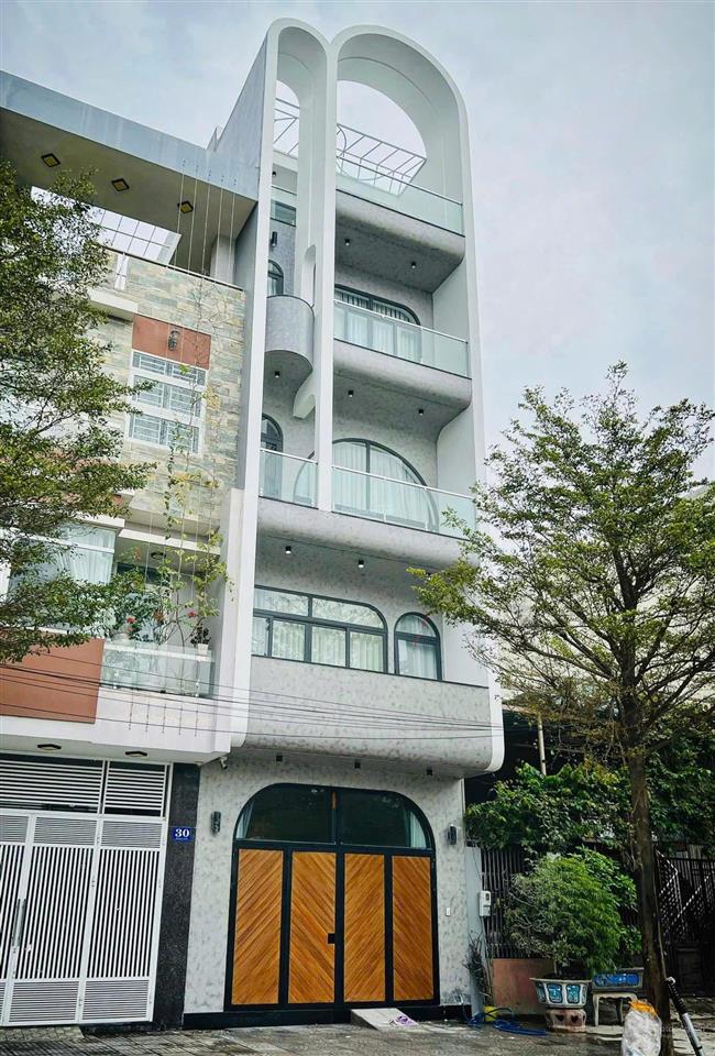 Siêu phẩm nhà đẹp 5 tầng 2 mặt tiền phố bình hà, view hồ sinh thái đống đa, dt 90m2