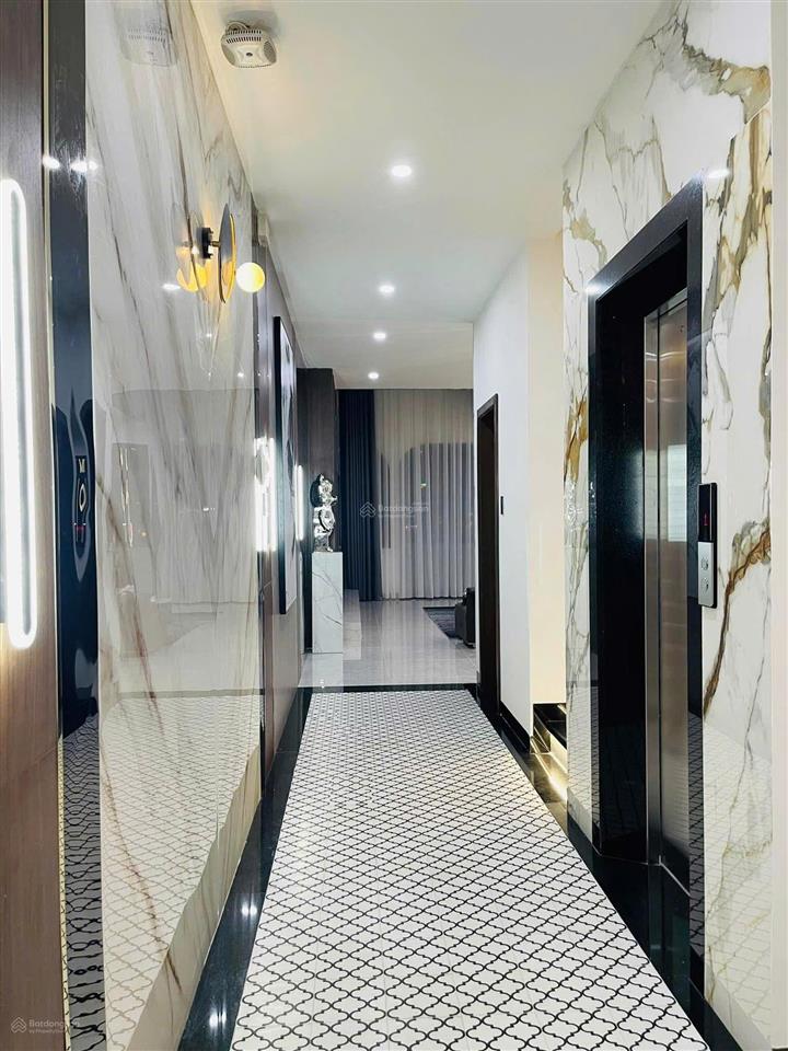 Siêu phẩm nhà đẹp 5 tầng 2 mặt tiền phố bình hà, view hồ sinh thái đống đa, dt 90m2
