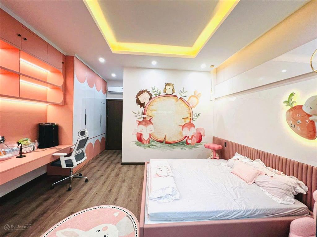 Siêu phẩm nhà đẹp 5 tầng 2 mặt tiền phố bình hà, view hồ sinh thái đống đa, dt 90m2