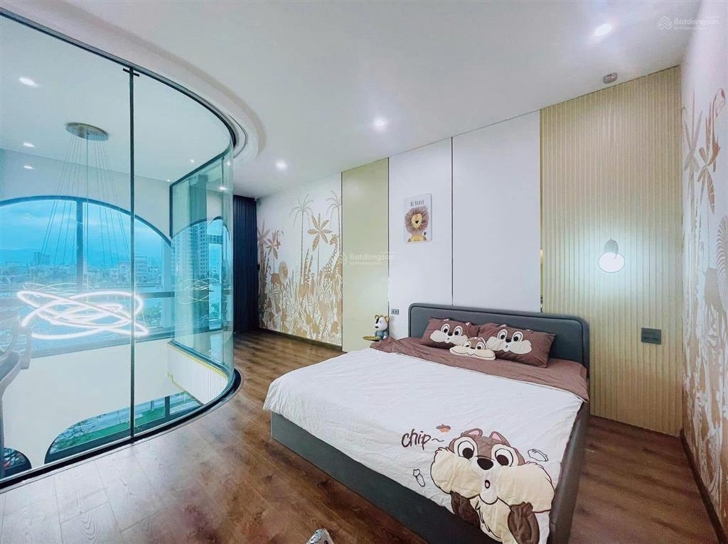 Siêu phẩm nhà đẹp 5 tầng 2 mặt tiền phố bình hà, view hồ sinh thái đống đa, dt 90m2