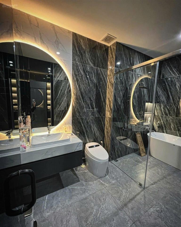 Siêu phẩm nhà đẹp 5 tầng 2 mặt tiền phố bình hà, view hồ sinh thái đống đa, dt 90m2