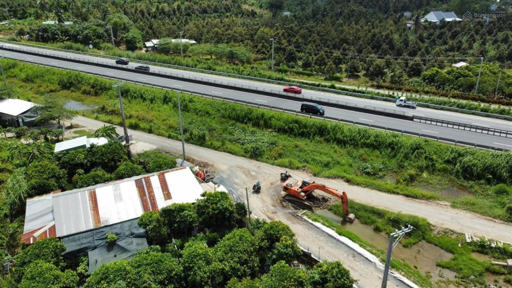 Bán nền tặng nhà ngay trường học cấp 1 + 2 và 3