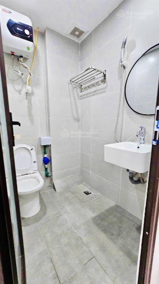 Ccmn  chdv  tây sơn, đồng đa  sát phố  thoáng trước sau  dòng tiền 140 triệu /tháng