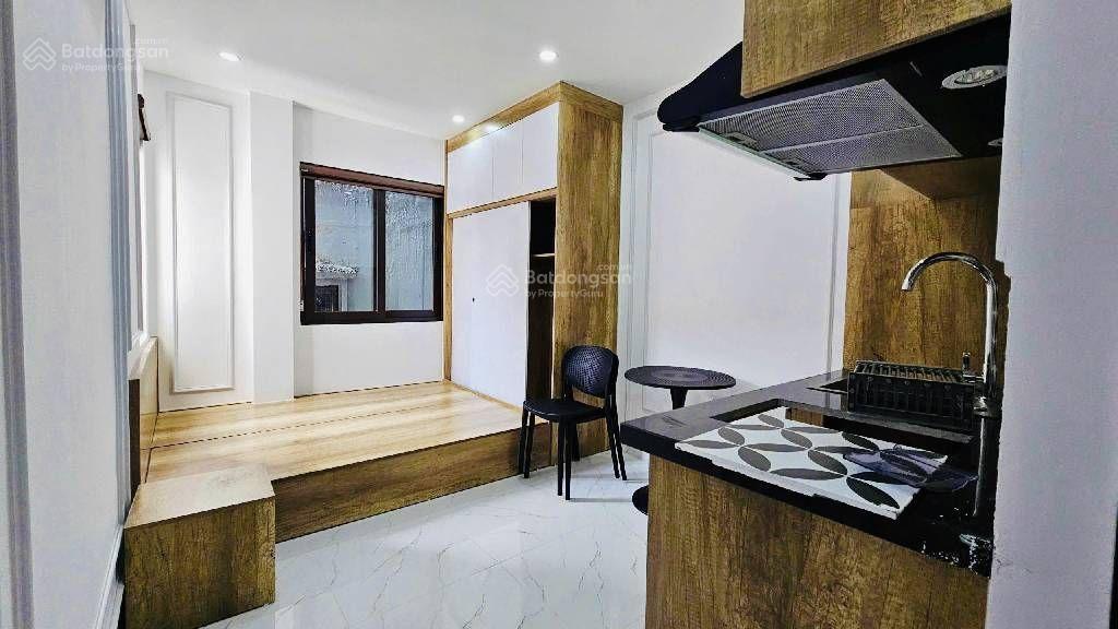 Ccmn  chdv  tây sơn, đồng đa  sát phố  thoáng trước sau  dòng tiền 140 triệu /tháng