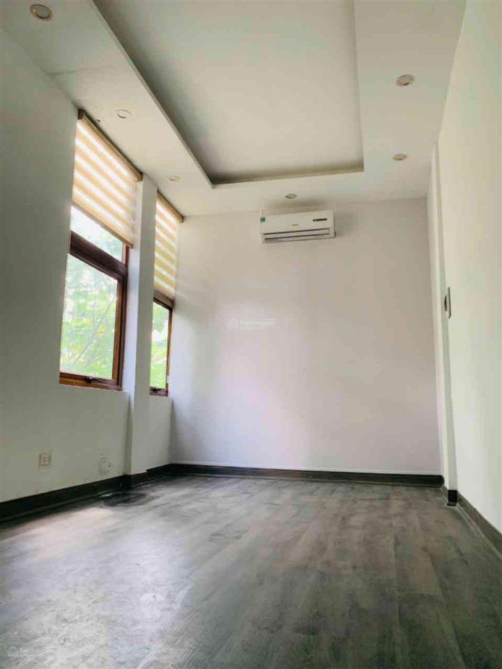 Bán nhà đẹp gần ô tô 2 thoáng ở ngay giá chỉ 5,5 tỷ diện tích 26/30m kết cấu 4 tầng
