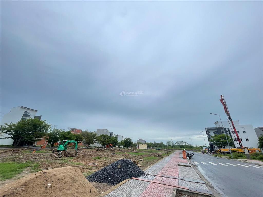 Bán đất nền thanh nhựt hot nhất khu vực nhà bè , giá 63tr/m2. diện tích 108m2. bao ra hàng
