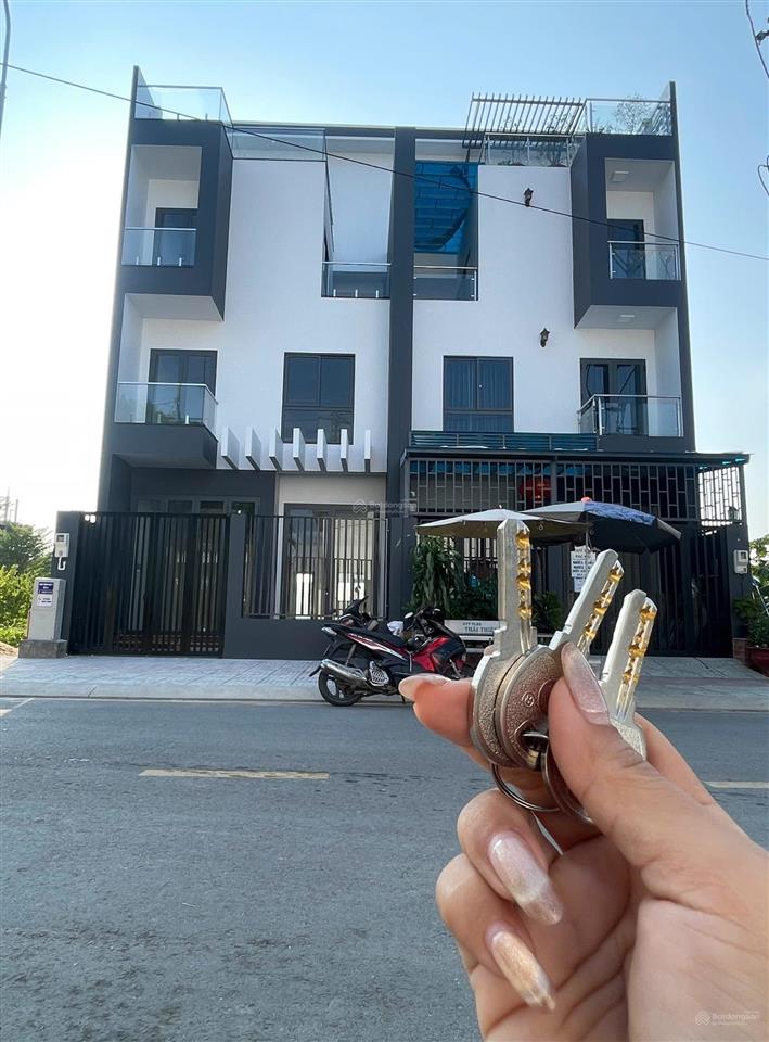 Chính chủ bán nhà mặt tiền 1 trệt 2,5 lầu  kdc thanh nhựt, nhà bè. giá có thương lượng
