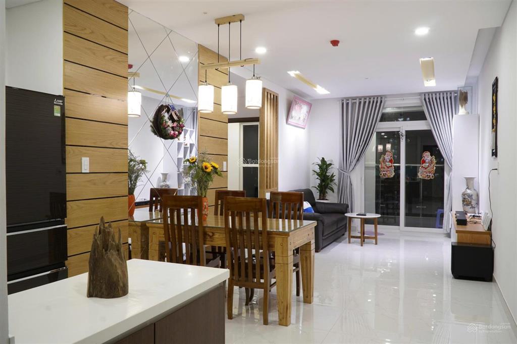 Chính chủ bán căn hộ 2 pn mặt tiền nguyễn hữu thọ  hưng phát sliver star  giá cực tốt