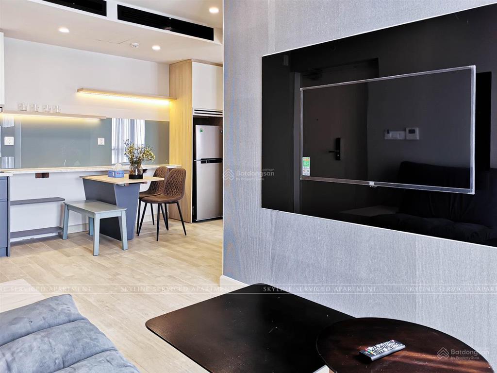 Chính chủ bán căn gold coast  đã có sổ studio , tòa nam, giá 5 tỷ 7, view phố biển, nội thất đẹp