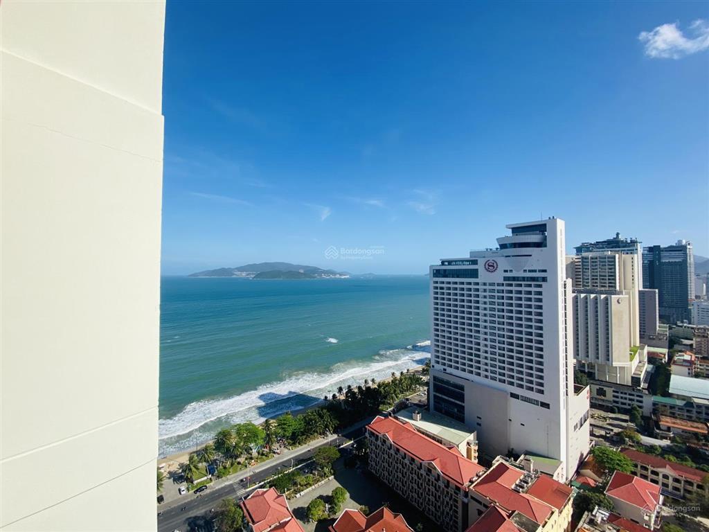Chính chủ bán căn gold coast  đã có sổ studio , tòa nam, giá 5 tỷ 7, view phố biển, nội thất đẹp