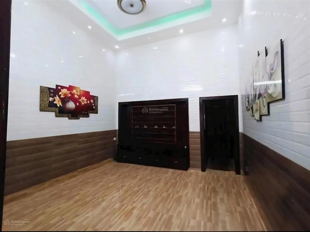 Nhỉnh 2 tỷ nhà đẹp dân xây 2 tầng ở ngay, nội thành phủ lý