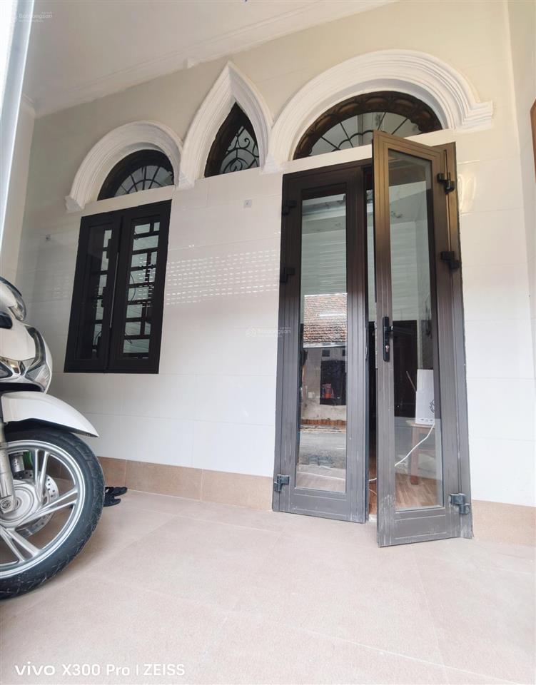 Nhỉnh 2 tỷ nhà đẹp dân xây 2 tầng ở ngay, nội thành phủ lý