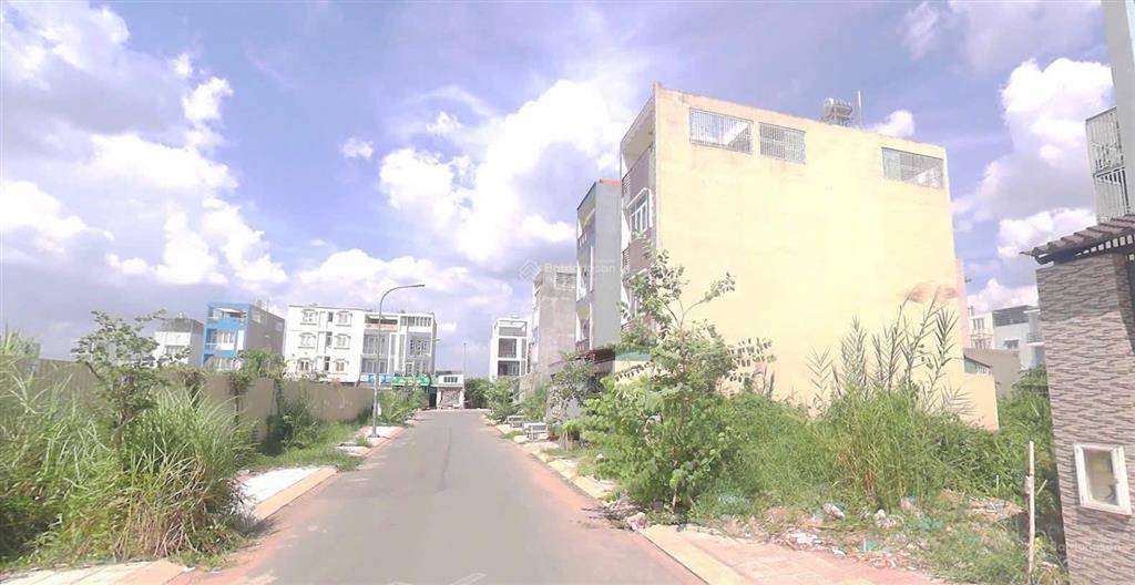 Lô 110m2 đối diện chợ bình điền  cách bệnh viện đa khoa bình chánh 500m  sổ sẵn
