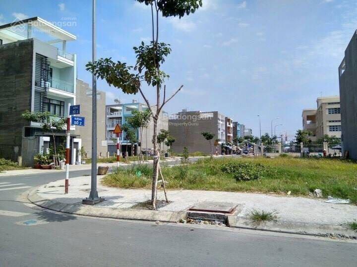 Bán gấp lô 100m² giá 2,45 tỷ ngay chợ đêm  đường 16m  cách sân bay 5p  dân cư đông  sổ sẵn