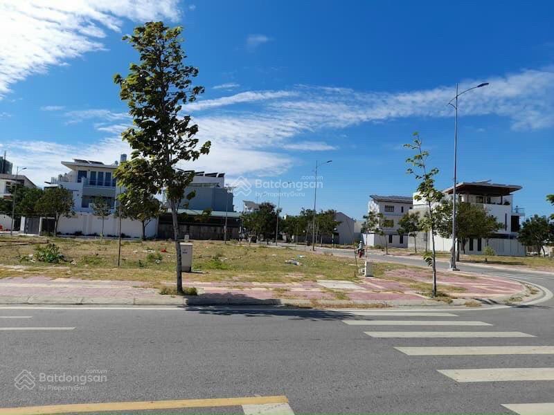 Đất mặt tiền dt769  lô 180m2 chủ bán giá 2tỷ5  cách sân bay chỉ 5 phút  đối diện chợ  sổ sẵn