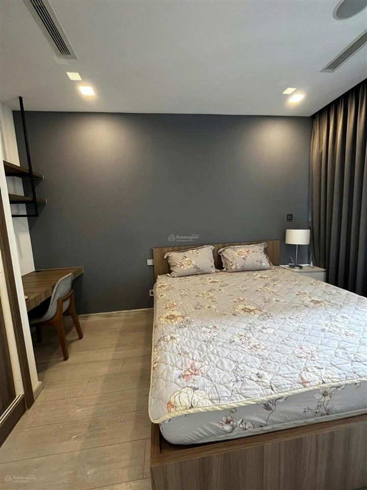 Bán nhanh căn hộ vinhomes ba son 1 phòng ngủ giá tốt 8,7 tỷ.  0979 669 ***