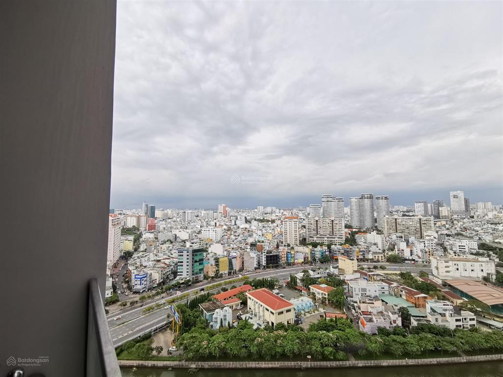 Bán nhanh căn hộ vinhomes ba son 1 phòng ngủ giá tốt 8,7 tỷ.  0979 669 ***