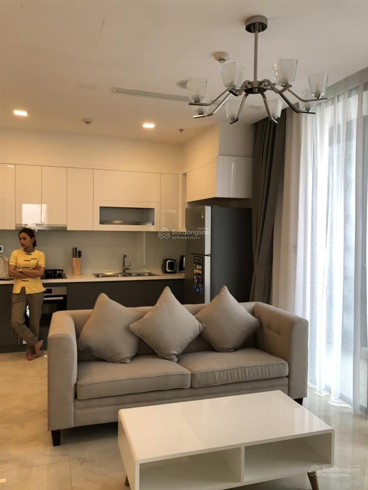Bán nhanh căn hộ vinhomes ba son 2 phòng ngủ sổ hồng lâu dài chỉ 11 tỷ.  0979 669 ***