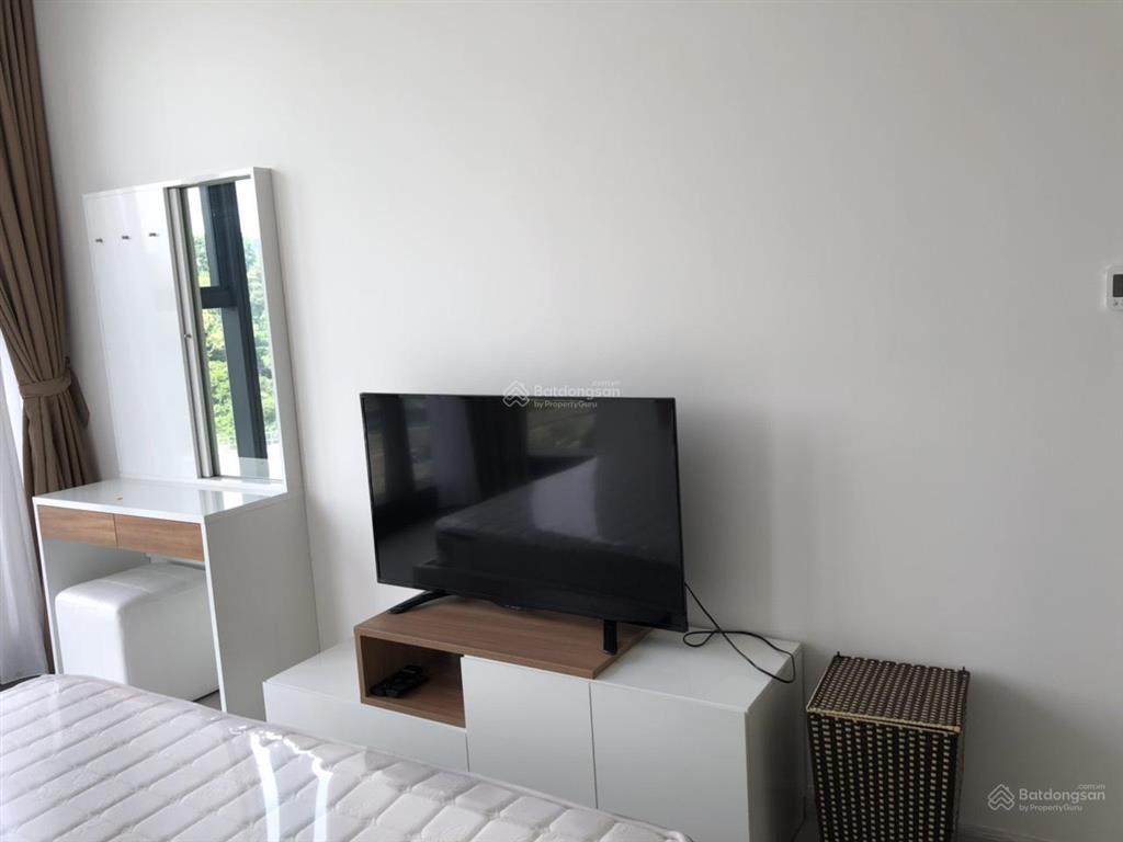 Bán nhanh căn hộ vinhomes ba son 2 phòng ngủ sổ hồng lâu dài chỉ 11 tỷ.  0979 669 ***