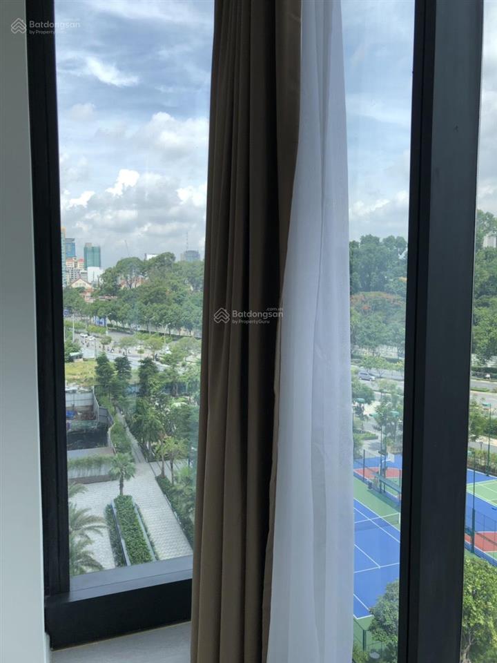 Bán nhanh căn hộ vinhomes ba son 2 phòng ngủ sổ hồng lâu dài chỉ 11 tỷ.  0979 669 ***
