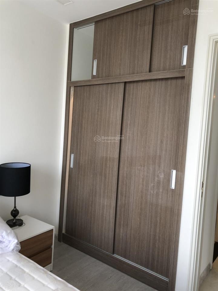 Bán nhanh căn hộ vinhomes ba son 2 phòng ngủ sổ hồng lâu dài chỉ 11 tỷ.  0979 669 ***