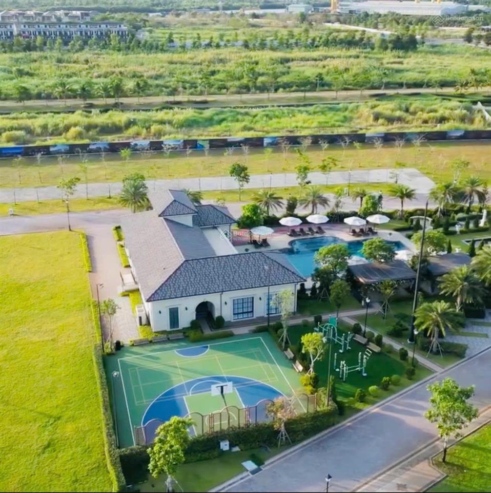 Biệt thự phong cách châu âu đẹp nhất tại công viên 25ha waterpoint ,chỉ thanh toán 6,8tỷ nhận nhà