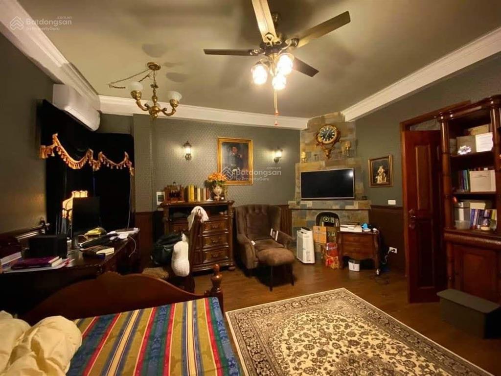 Nhà 5 tầng phố chùa vua hbt, vị trí đẹp ngay phố, đt 47m2 giá hơn 12tỷ. nhà dân xây, thừa công năng