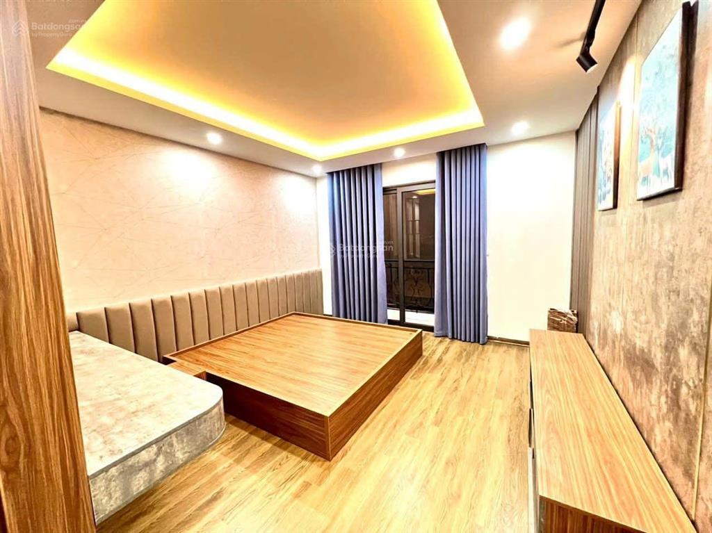 Nhà đẹp về ở ngay, phố minh khai  hbt, ngày gần đường ô tô qua, dt 28m2, giá hơn 6 tỷ  ngõ thông