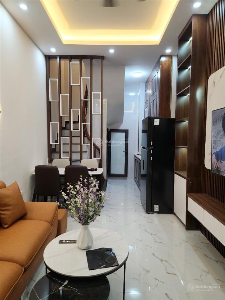 Nhà dân xây phố quỳnh lôi  quỳnh mai  hbt, ngõ ba gác phi, vị trí đẹp 20 m ra phố, sổ nở hậu, giá