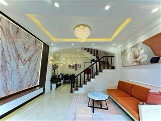 Mình khai  hbt, vị trí đẹp, mặt ngõ kinh doanh, 100 m ra phố, ngõ ba gác thông thoáng, giá 7,5 tỷ.