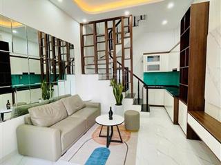 Lò đúc  hbt, nhà 5 tầng, ngõ ba gác rộng, 30 m ra đường oto qua, nhà đẹp về ở ngay, sổ nở hậu.giá