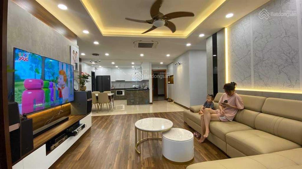 Cần bán gấp căn hộ 2pn, dt 47m2 ở tòa ct3 kđt mới nghĩa đô  106 hqv. giá bán 5,2 tỷ  0979 062 ***