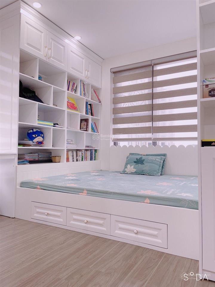 Cần bán gấp căn hộ ở 19 tòa oct5  resco cổ nhuế, dt 65m2, 2pn full đồ. giá bán 5 tỷ  0979 062 ***