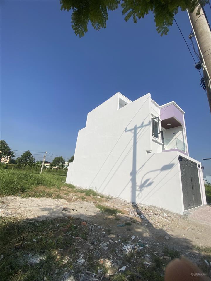 Cần bán nhà khu dân cư sài gòn village long hậu đã hoàng công giá 4ty5 đường 17m (nhà mới xây xong)