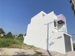 Cần bán nhà khu dân cư sài gòn village long hậu đã hoàng công giá 4ty5 đường 17m (nhà mới xây xong)