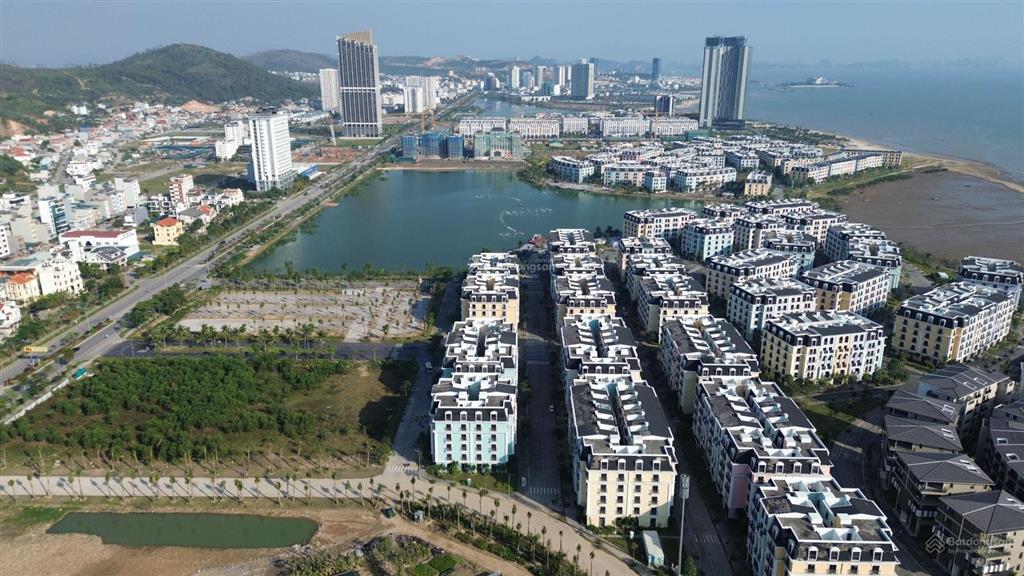 Hot chính chủ liền kề nhà aqua city hạ long veiw nhìn ra quảng trường &nhạc nước
