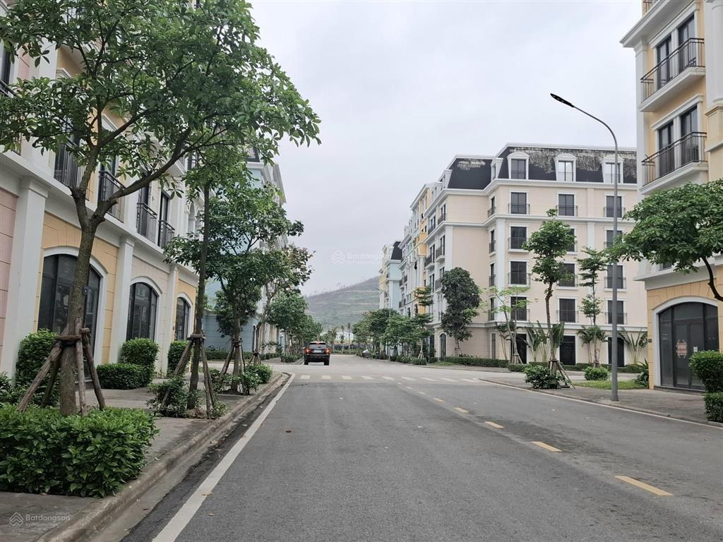 Chỉ 1 căn (vị trí vàng) nằm trục đường đôi2 chung cư prima bay quay vào siêu đẹp.