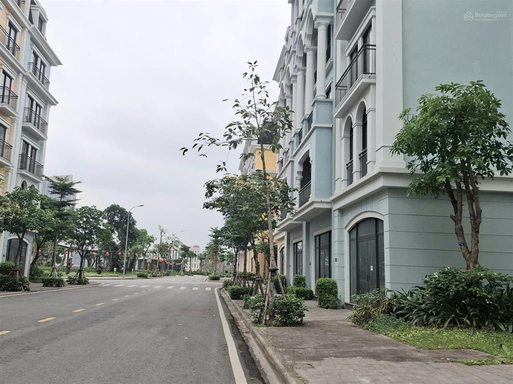 Chỉ 1 căn (vị trí vàng) nằm trục đường đôi2 chung cư prima bay quay vào siêu đẹp.